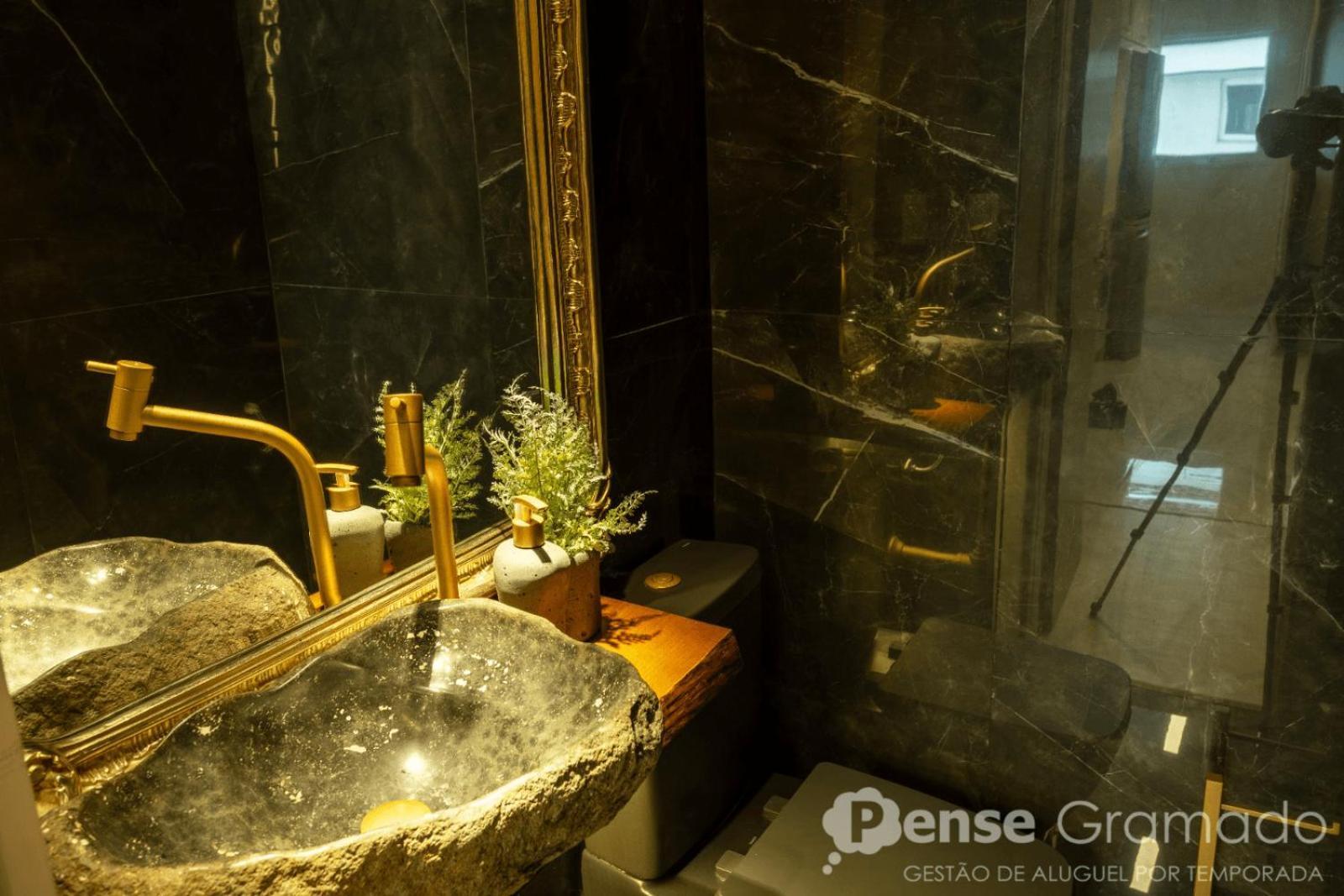 Apartamento 2 Suites - 650M Da Rua Coberta Грамаду Экстерьер фото