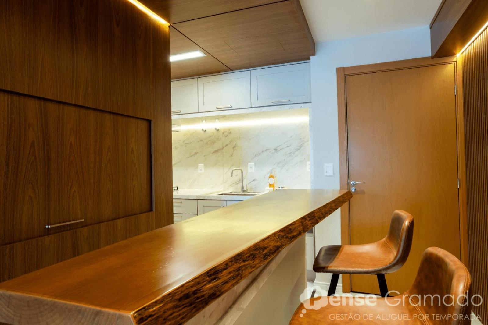 Apartamento 2 Suites - 650M Da Rua Coberta Грамаду Экстерьер фото